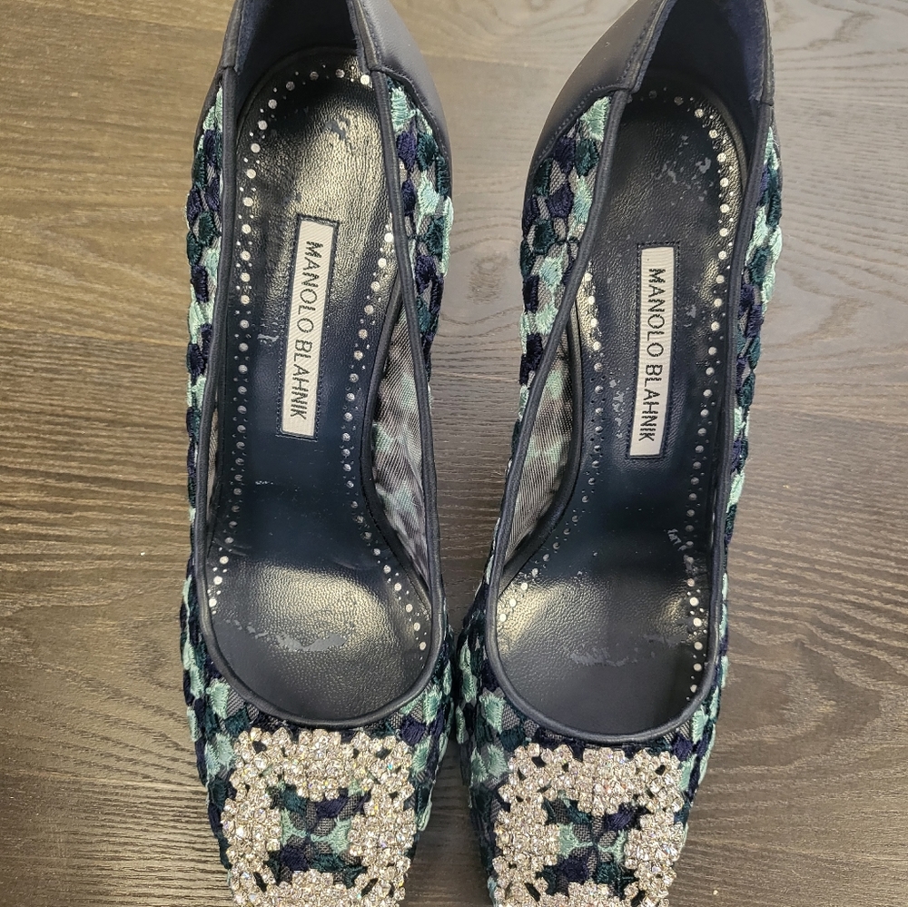 Manolo Blahnik Hangasi 105 Blue Lace